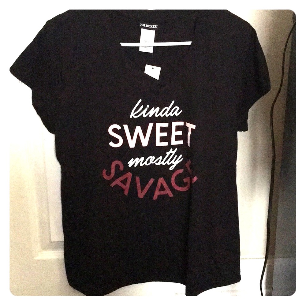 😃NWT😃 Black T-shirt “kinda sweet mostly savage”
